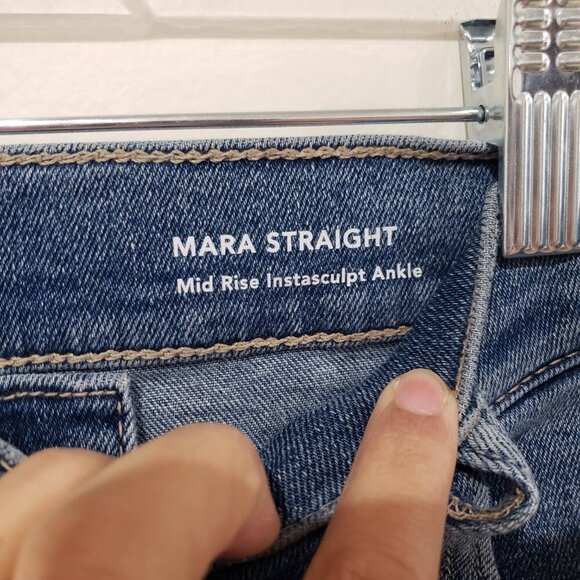 DL1961 Mara Instasculpt Straight Ankle Jean Size 32 Distressed Casual Fray Hem - Picture 10 of 14